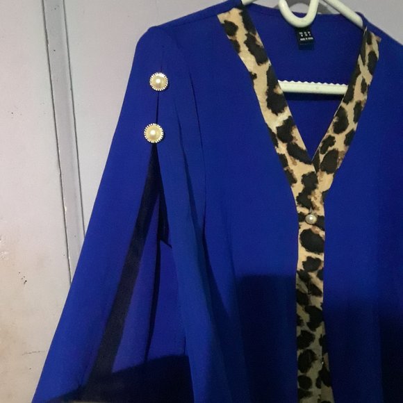 NWOT SHEIN open arm light weight blouse - Picture 3 of 3